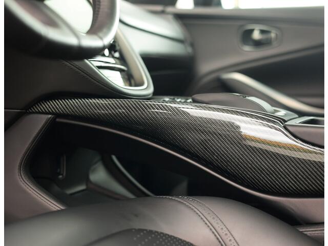 Aston Martin DBX 4.0 V8