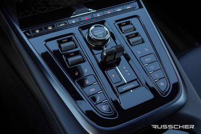 Aston Martin DBX 4.0 V8 707Pk Aut. | AMR24 | Luchtvering | Keramisch | 360° Camera | Panoramadak | 23''