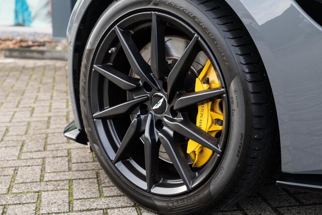 Aston Martin VANTAGE 4.0 V8