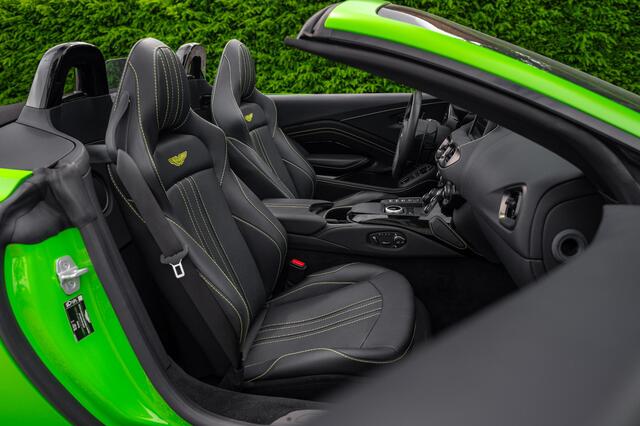 Aston Martin VANTAGE Roadster 4.0 V8 510pk | Kermit Green