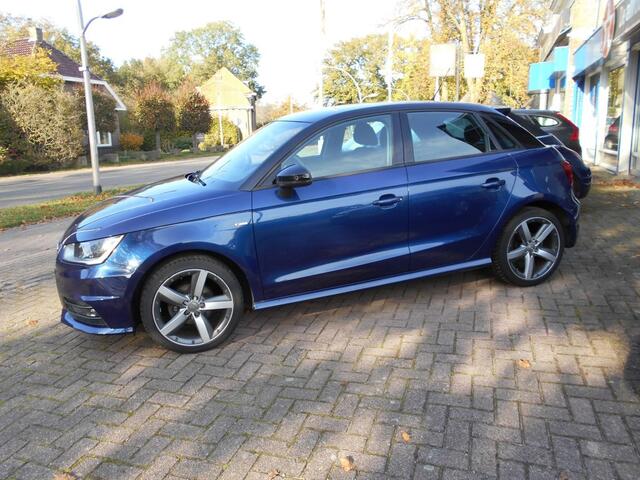 Audi A1 1.0TFSi Sportback S-Line Adrenaline Zwart dak !!!