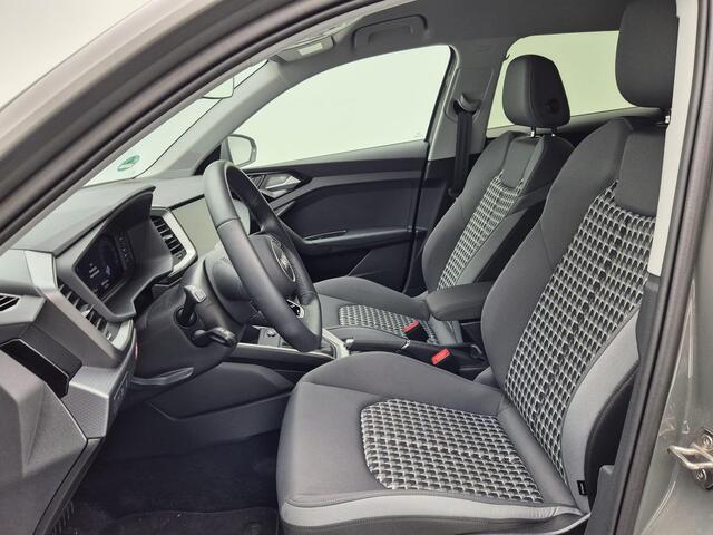 Audi A1 Sportback 30 TFSi S-Line Automaat | Full LED | Adaptive Cruise | Parkeersensoren | Carplay | 17 Inch | Stoelverwarming | 8.676 Km!!