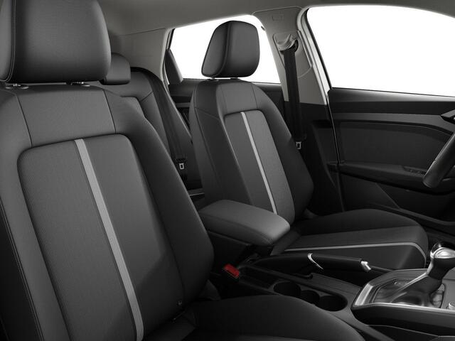 Audi A1 Sportback Advanced edition 25 TFSI 95 PK · Achteruitrijcamera · Parkeerhulp plus · Afgevlakt stuurwiel
