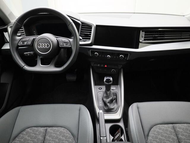 Audi A1 Sportback 30 TFSI/110PK Advanced edition · App connect · Parkeersensoren · Stoelverwarming · Garantie tot maart 2026