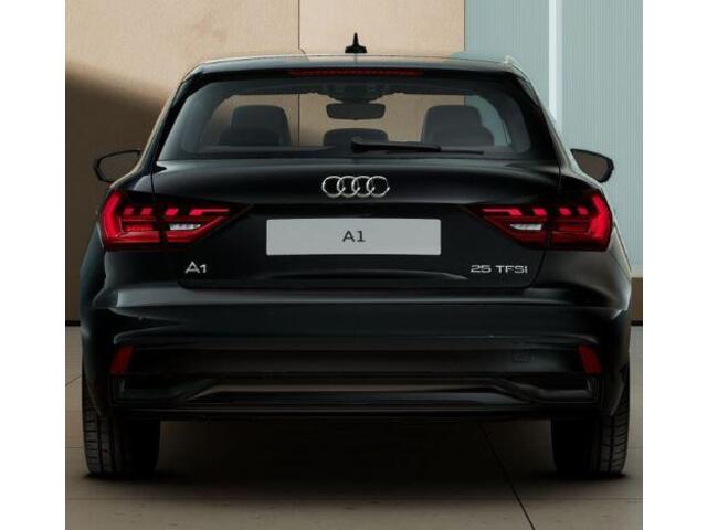 Audi A1 Advanced edition 25 TFSI 70 kW / 95 pk Sportback 5 / 17 inch velgen / handgeschakeld / Contrast dak