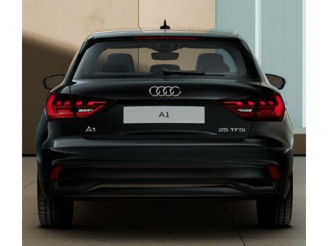 Audi A1 Advanced edition 25 TFSI 70 kW / 95 pk Sportback 5 / 17 inch velgen / handgeschakeld / Contrast dak