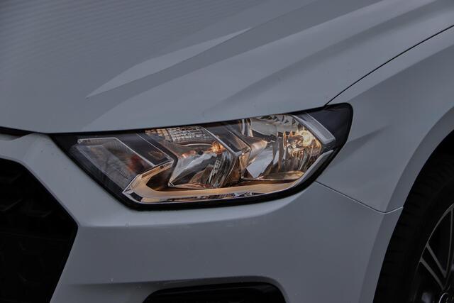 Audi A1 Sportback Advanced edition 25 TFSI 70 kW / 95 pk Sportback 5 versn. Hand | Audi Virtual cockpit | Cruise control | LED achterlichten | Optiekpakket zwart | Parkeersensoren achter | 17'' LMV | Apple Carplay/Android Auto | Sportstuur plus
