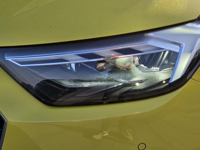Audi A1 Sportback 35 TFSI S Line 150pk Dealer O.H | Apple Carplay | S Line Sportstoelen Verwarmd | LED Koplampen | Virtual | 17"L.M | Laneassist |