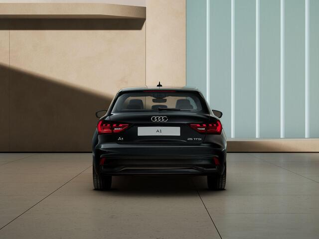 Audi A1 Sportback Advanced edition 25 TFSI 70 kW / 95 pk Sportback 7 · Cruise control · Afgevlakt sportstuur · Automatische airconditioning