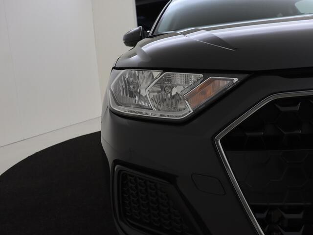 Audi A1 Sportback 25 TFSI Advanced edition | Stoelverwarming | CarPlay | Climate control | DAB radio | Virtual cockpit | Cruise control | Getint glas |