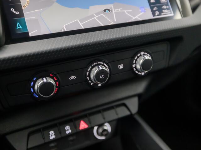Audi A1 Sportback 25 TFSI Sport (APPLE CARPLAY, GROOT NAVI, LM VELGEN, SPORTSTOELEN, CRUISE, LANE ASSIST, NIEUWE APK, NIEUWSTAAT)