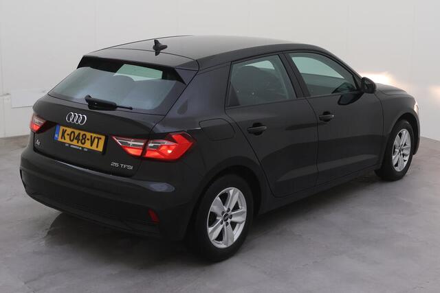 Audi A1 Sportback 25 TFSI Pro Line Parkeersensoren / Airco / Bluetooth / Cruise control / DAB