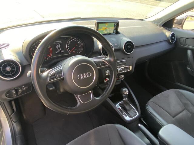 Audi A1 Sportback 1.0 TFSi Ultra S-Tronic aut. Advance Sport met o.a. leer/alcantara, Bi-xenon, park.sens., sportstoelen, etc.