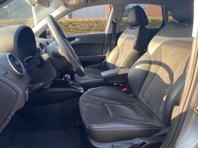 Audi A1 Sportback 1.0 TFSi Ultra S-Tronic aut. Advance Sport met o.a. leer/alcantara, Bi-xenon, park.sens., sportstoelen, etc.
