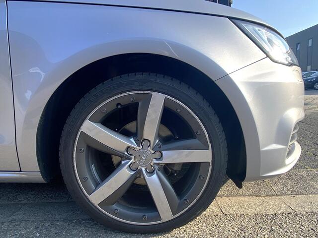 Audi A1 Sportback 1.0 TFSi Ultra S-Tronic aut. Advance Sport met o.a. leer/alcantara, Bi-xenon, park.sens., sportstoelen, etc.