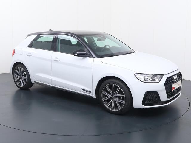 Audi A1 Sportback Advanced edition 25 TFSI 70 kW / 95 pk | Audi Virtual cockpit | Cruise control | LED achterlichten | Optiekpakket zwart | Parkeersensoren achter | 17'' LMV | Apple Carplay/Android Auto | Sportstuur plus