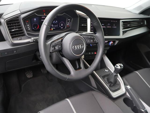 Audi A1 Sportback Advanced edition 25 TFSI 70 kW / 95 pk | Audi Virtual cockpit | Cruise control | LED achterlichten | Optiekpakket zwart | Parkeersensoren achter | 17'' LMV | Apple Carplay/Android Auto | Sportstuur plus