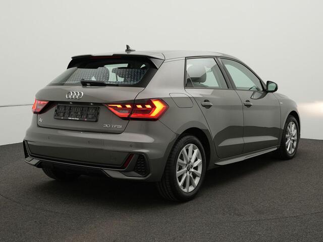Audi A1 Sportback 30 TFSI Advanced S-line edition | MMI navigatie plus | Parkeerhulp plus | Autom. airconditioning 2 zones | Velgen 10-spaak 16 inch | Stoelverwarming