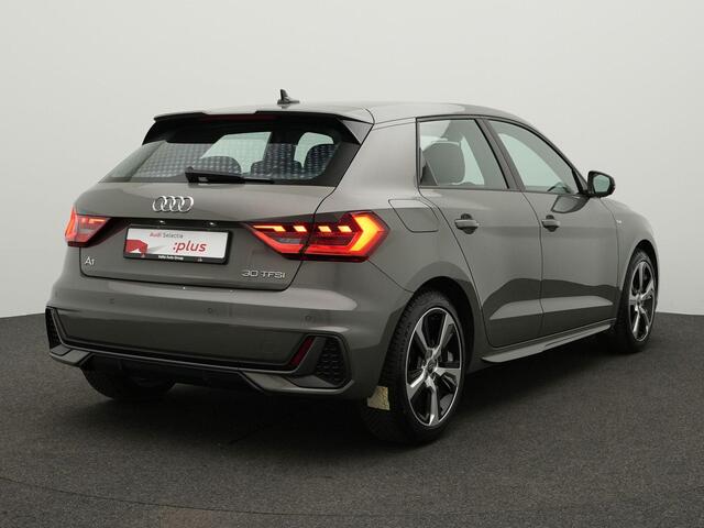 Audi A1 Sportback 30 TFSI 110 pk S edition / S-Line | Stoelverwarming | Parkeersensoren achter | Apple Carplay / Android Auto | Adaptive Cruise