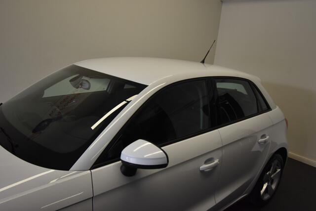 Audi A1 Sportback 1.0 TFSI , NAVI , CR CONTR , CLIMATR , V STOEL VERW , MISTL V ,