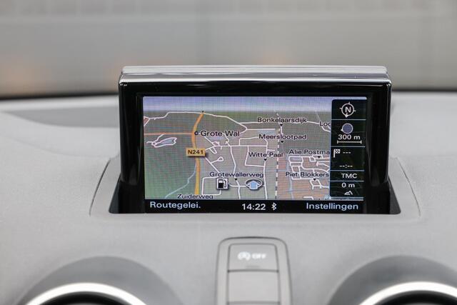 Audi A1 Sportback 1.0 TFSI S-Line ? Navi ? 17 inch ? Cruise