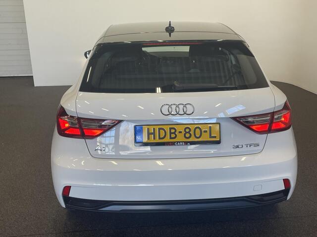 Audi A1 Sportback 30 TFSI 110pk Automaat Advanced Climate Control Navigatie Apple Carplay/Android Auto Voorstoelen verwarmd Cruise control Achteruitrijcamera Lichtmetalen velgen Two Tone