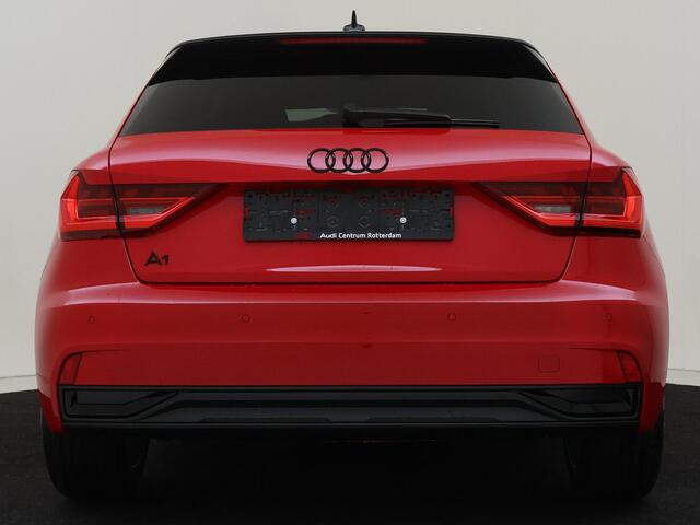 Audi A1 Sportback 25 TFSI Advanced edition | Optiekpakket zwart | Cilmate control | Sportstoelen | Privacy glass | Parkeersensoren achter