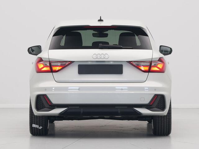 Audi A1 Sportback 25 TFSI 95 pk s-tronic S line edition Stoelverwarming, Optiek zwart, Navi via app