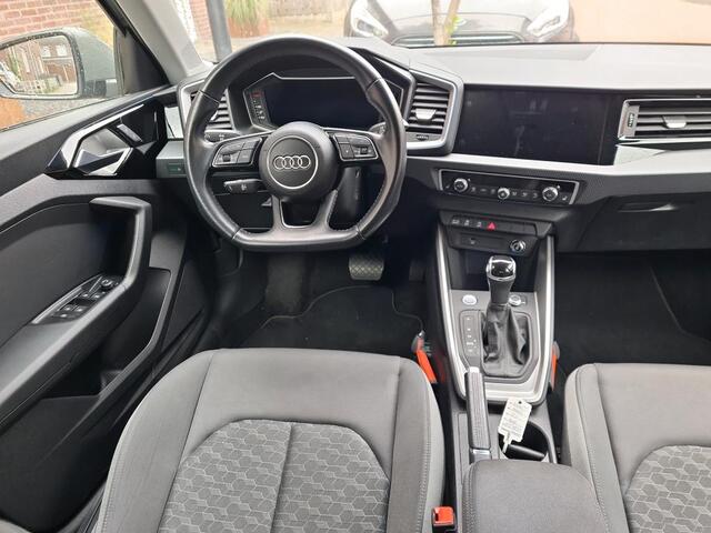 Audi A1 Sportback 35 TFSI edition one / S-line / Afgevlakt stuurwiel / Climate control / Stoelverwarming / 18 Inch / Led koplampen
