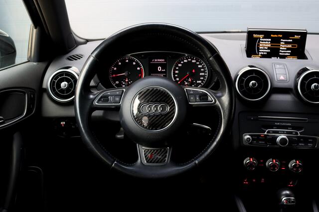 Audi A1 Sportback 1.0 TFSI Sport S line Edition | Automaat | Stoelverwarming | Privacy Glas | Bi-xenon | 18'' inch | Licht- en regensensor |