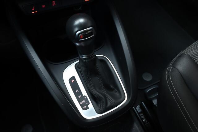 Audi A1 Sportback 1.0 TFSI Sport S line Edition | Automaat | Stoelverwarming | Privacy Glas | Bi-xenon | 18'' inch | Licht- en regensensor |