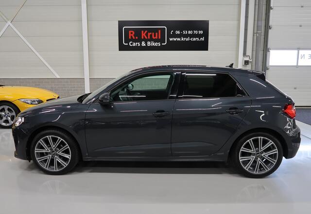 Audi A1 Sportback 25 TFSI Advanced edition Automaat Airco-ecc Blackpack trekhaak afneembaar app connect cruise control sportvelgen zeer nette auto extra getint glas sportstoelen Manhattangrijs metallic