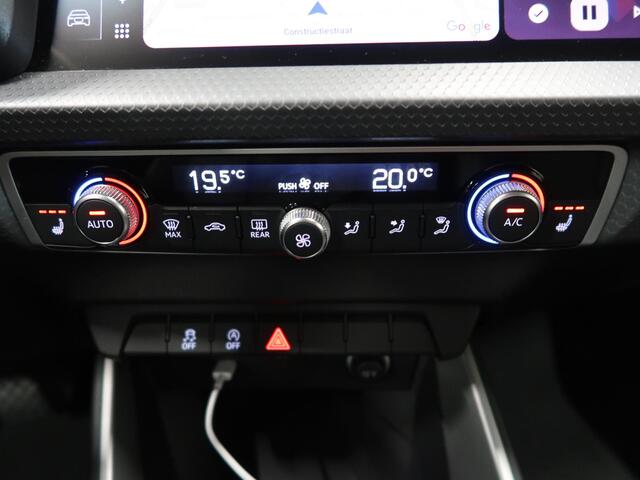 Audi A1 Sportback 25 TFSI Advanced edition Automaat Airco-ecc Blackpack trekhaak afneembaar app connect cruise control sportvelgen zeer nette auto extra getint glas sportstoelen Manhattangrijs metallic