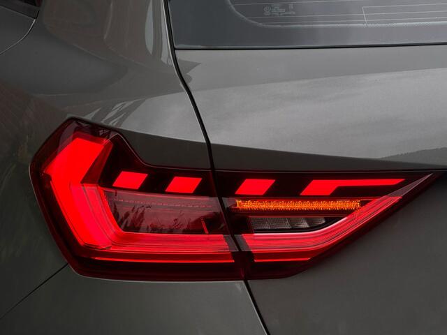 Audi A1 Sportback 40 TFSI 200PK Automaat 3X S-Line *ChronosGrijs* *UNIEK*
