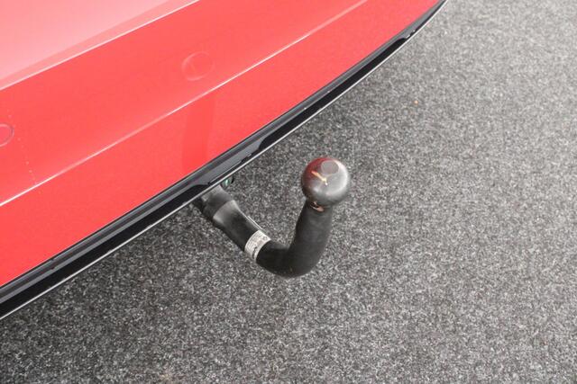Audi A1 Sportback 30 TFSI 116pk S-Tronic S-Line Trekhaak Stoelverwarming Parkeersensoren Navigatie DAB