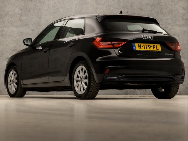 Audi A1 Sportback 25 TFSI Advanced Sport Automaat (GROOT NAVI, APPLE CARPLAY, DIGITAAL DASHBOARD, CRUISE, STOELVERWARMING, SPORTSTOELEN, NIEUWE APK, NIEUWSTAAT)