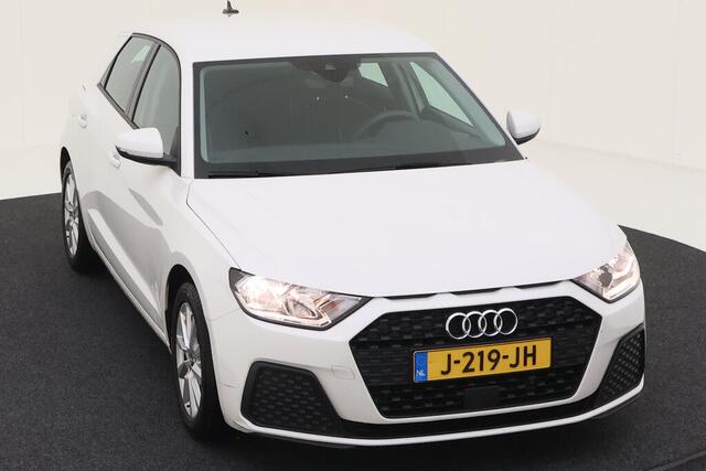 Audi A1 Sportback 25 TFSI / Digitale Cockpit / 16" LMV / Parkeersensoren Achter / Airco