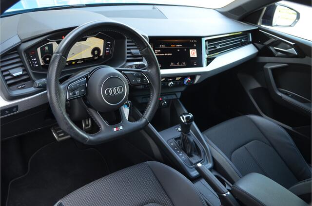 Audi A1 Sportback 35 TFSI 3x S-line Virtual Cockpit | Carplay | LED koplampen | 18'' LMV | Getint glas | Zwart dak / spiegels