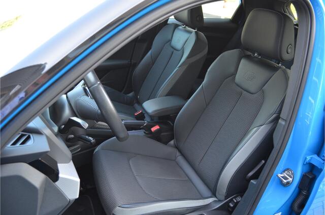 Audi A1 Sportback 35 TFSI 3x S-line Virtual Cockpit | Carplay | LED koplampen | 18'' LMV | Getint glas | Zwart dak / spiegels