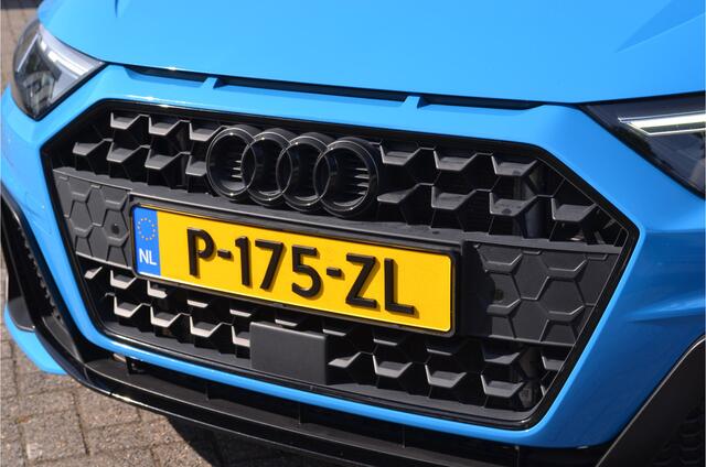 Audi A1 Sportback 35 TFSI 3x S-line Virtual Cockpit | Carplay | LED koplampen | 18'' LMV | Getint glas | Zwart dak / spiegels