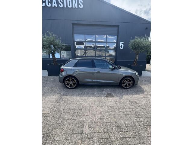 Audi A1 Sportback 30 TFSI S Line edition one