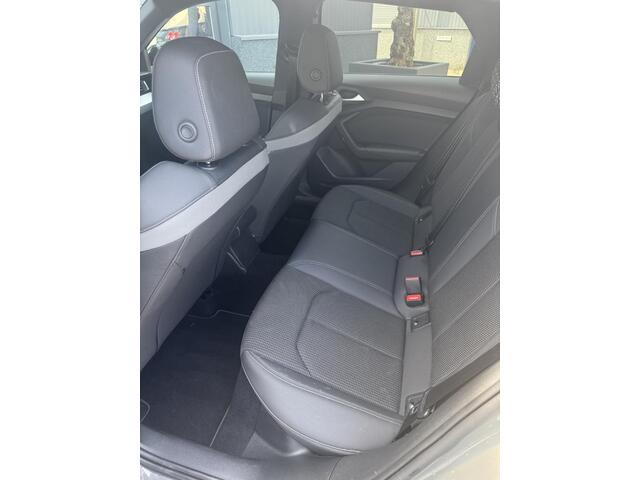 Audi A1 Sportback 30 TFSI S Line edition one