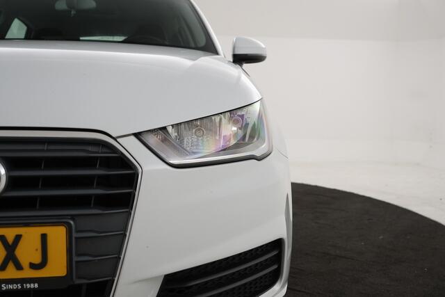 Audi A1 Sportback 1.0 TFSI Navigatie, Airco, Bluetooth
