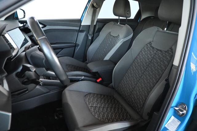 Audi A1 Sportback 30 TFSI S-Line Clima Carplay Cruise Control Stoelverwarming Rijklaarprijs Inruil Mogelijk!