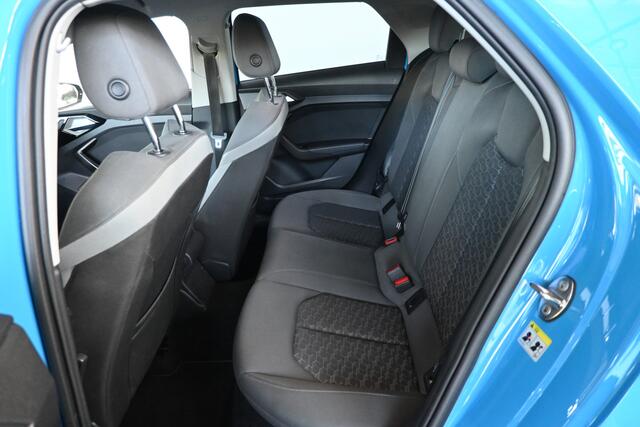 Audi A1 Sportback 30 TFSI S-Line Clima Carplay Cruise Control Stoelverwarming Rijklaarprijs Inruil Mogelijk!