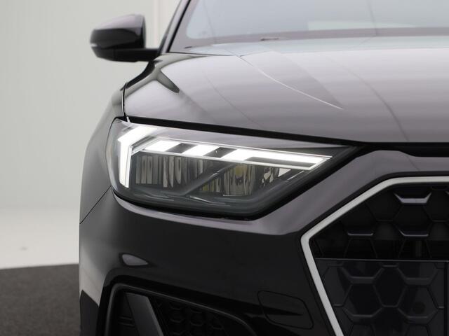 Audi A1 Sportback 25 TFSi Automaat S edition | Adaptive Cruise | Carplay | Navigatiesysteem | Parkeersensoren | Stoel Verwarming | LED | 18 Inch | 11.443 Km!!