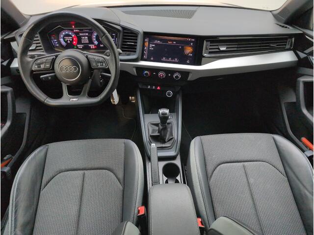 Audi A1 Sportback 30 TFSI Advanced epic S-Line / Navigatie / Parkeerhulp achter / 17'' / Sportstoelen / Getint glas / Cruise Control