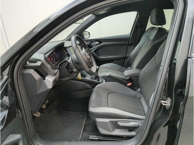 Audi A1 Sportback 30 TFSI Advanced epic S-Line / Navigatie / Parkeerhulp achter / 17'' / Sportstoelen / Getint glas / Cruise Control