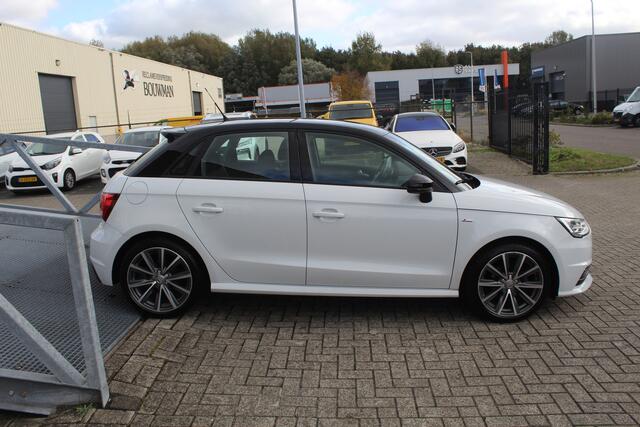 Audi A1 Sportback 1.0 TFSI Sport Pro Line S S-line/Navigatie/Stoelverwarming/Led voor en achter/Buitenspiegels verwarmd/Compleet onderhouden/Privacy glass/ Parkeersensoren