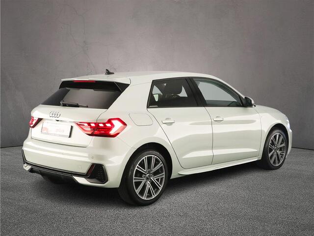 Audi A1 Sportback 25 TFSI S edition | ACC | Camera | Parkeersensoren | Full-led | Optiek zwart | Audi sound |